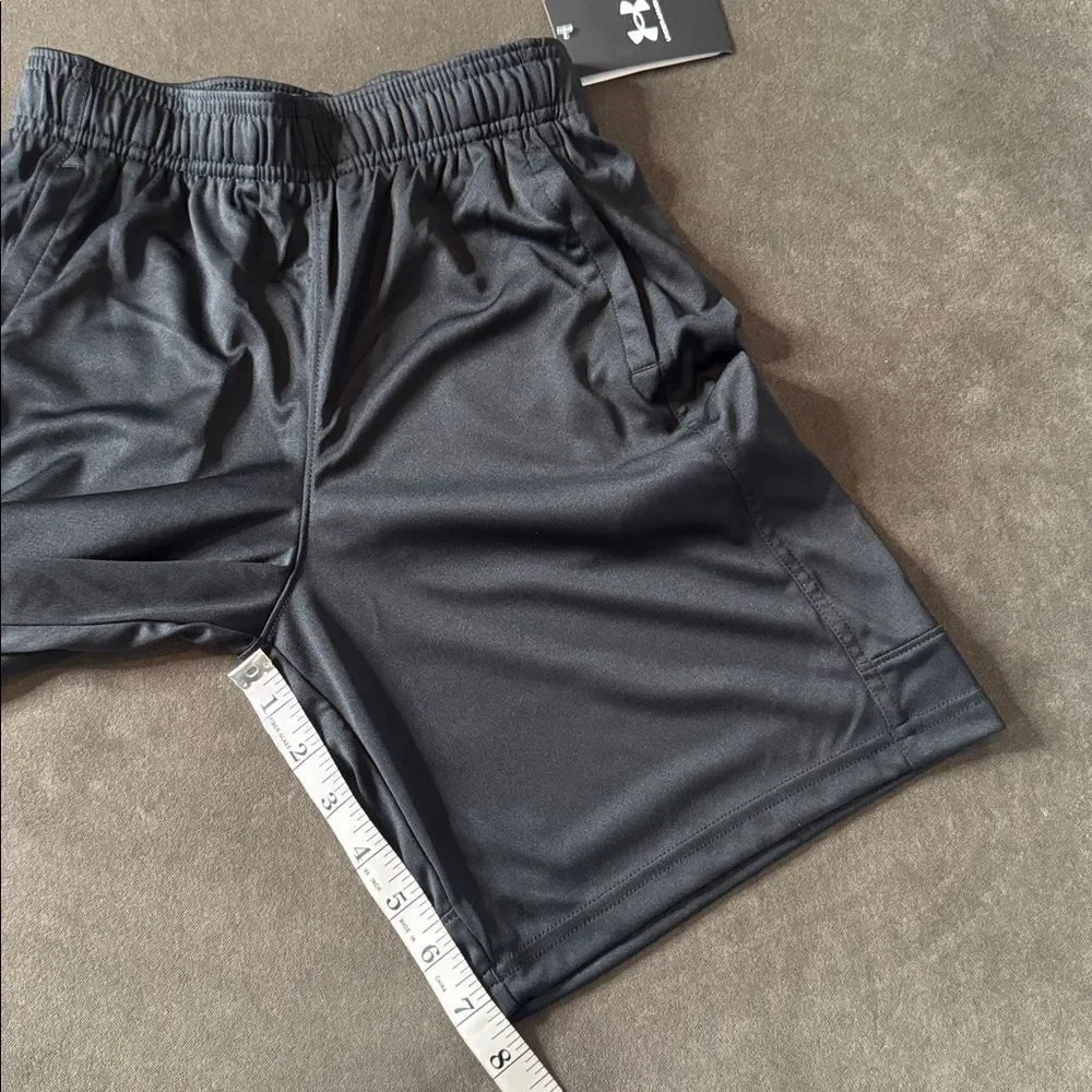 Under Armour Boys Sport Shorts Loose Fit Pockets Drawstring Waist Size M NWT